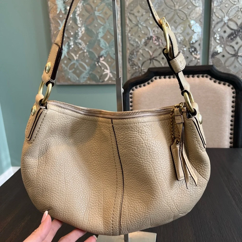 Coach Shoulder Bag A0882-11838